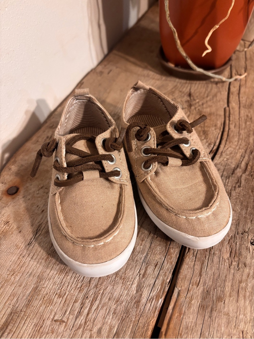 Casual Canvas Boat Shoes in Tan/Beige